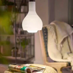 Philips LED-Lampe E27 7W 850lm 4.000K Klar 6er -Innenleuchten Store 10004561 3