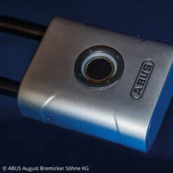 ABUS Touch Fingerabdruck-Vorhängeschloss, 4,5 Cm -Innenleuchten Store 10013164 5