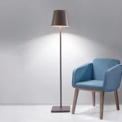 Zafferano Poldina XXL Akku-Stehlampe IP54 Corten