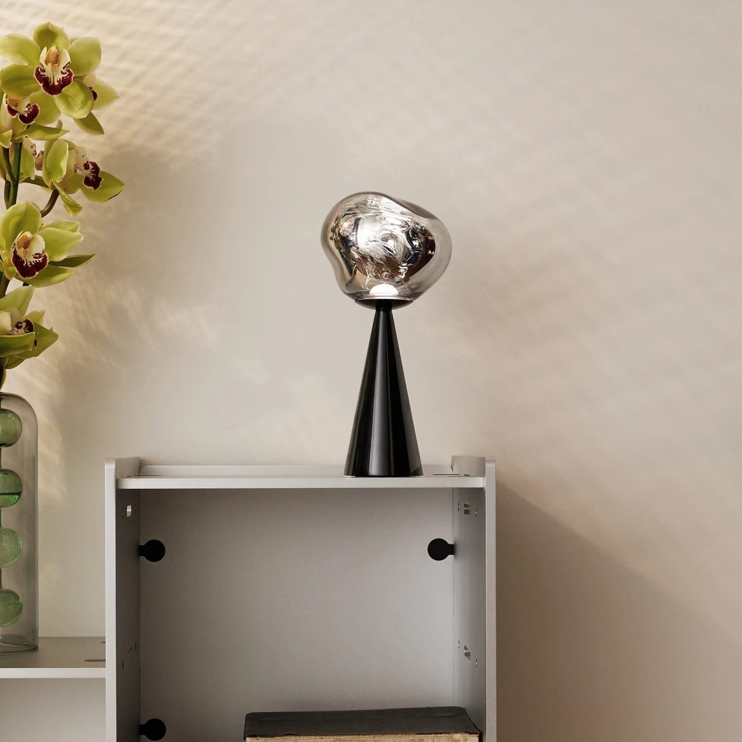 Tom Dixon Melt Portable Akku-Tischleuchte, Schwarz 4 Tom Dixon Melt Portable Akku-Tischleuchte, Schwarz – Bild 2