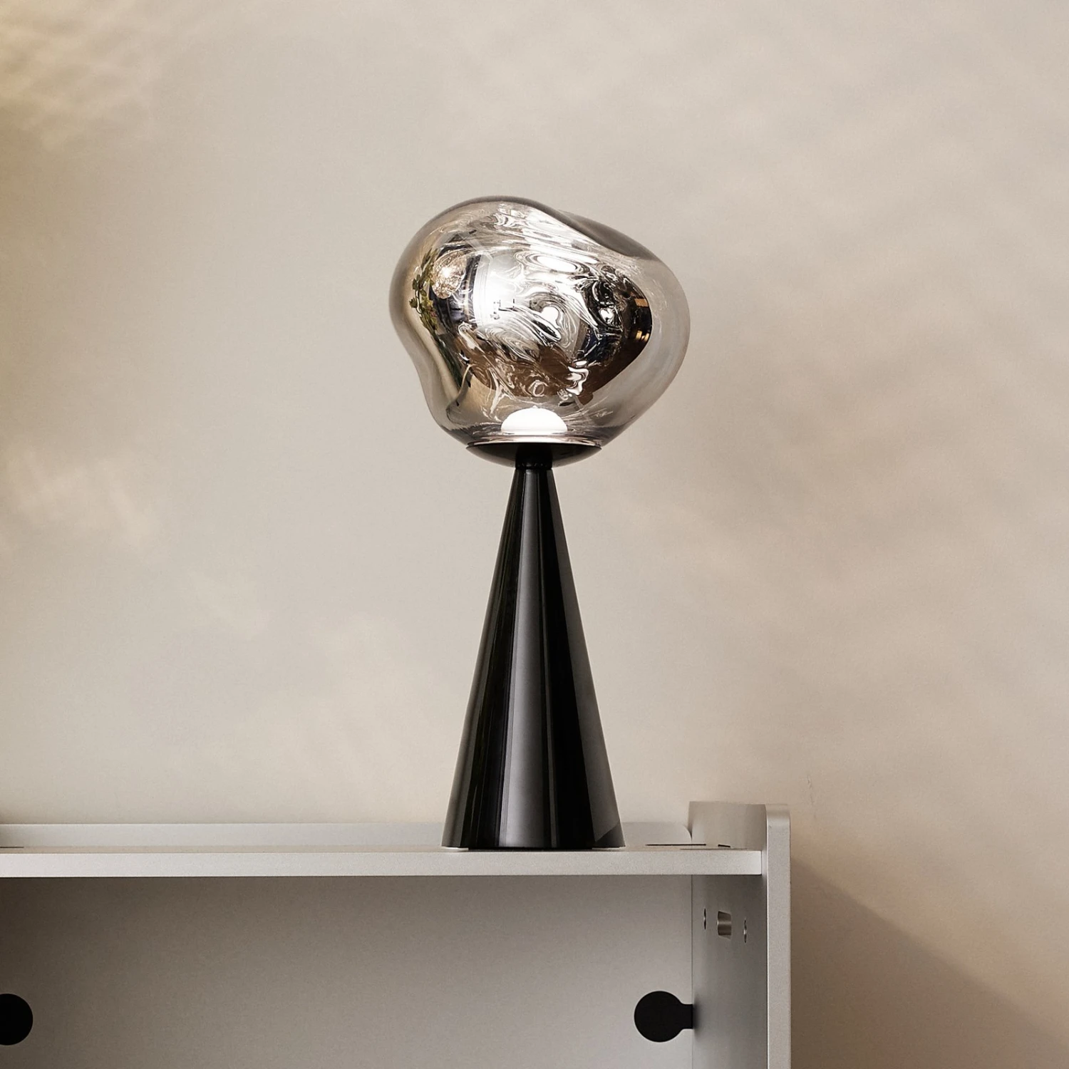 Tom Dixon Melt Portable Akku-Tischleuchte, Schwarz 3 Tom Dixon Melt Portable Akku-Tischleuchte, Schwarz