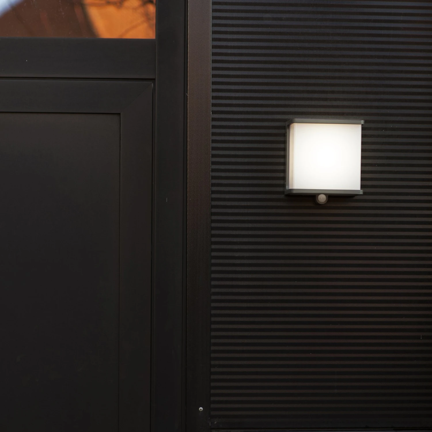 LED-Solarwandleuchte Doblo Mit Sensor, Breite 15cm 8 LED-Solarwandleuchte Doblo Mit Sensor, Breite 15cm – Bild 6