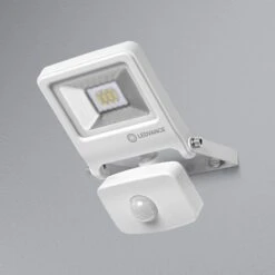LEDVANCE Endura Flood LED-Außenspot Sensor Weiß 16 LEDVANCE Endura Flood LED-Außenspot Sensor Weiß -Innenleuchten Store 6106657 6