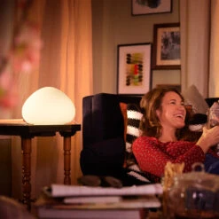 Philips Hue White Ambiance Wellner LED-Tischlampe -Innenleuchten Store 7534250 1