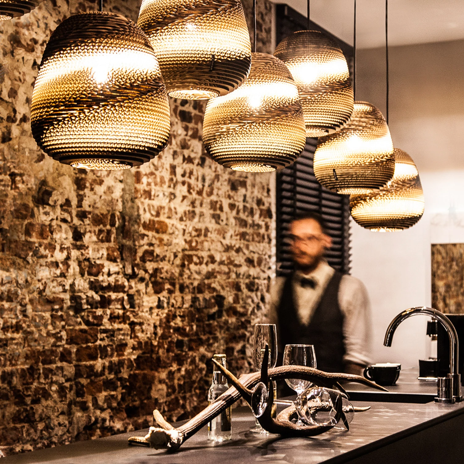 Think Paper Binky 210 Hängeleuchte, Kartonstreifen 7 Think Paper Binky 210 Hängeleuchte, Kartonstreifen – Bild 5