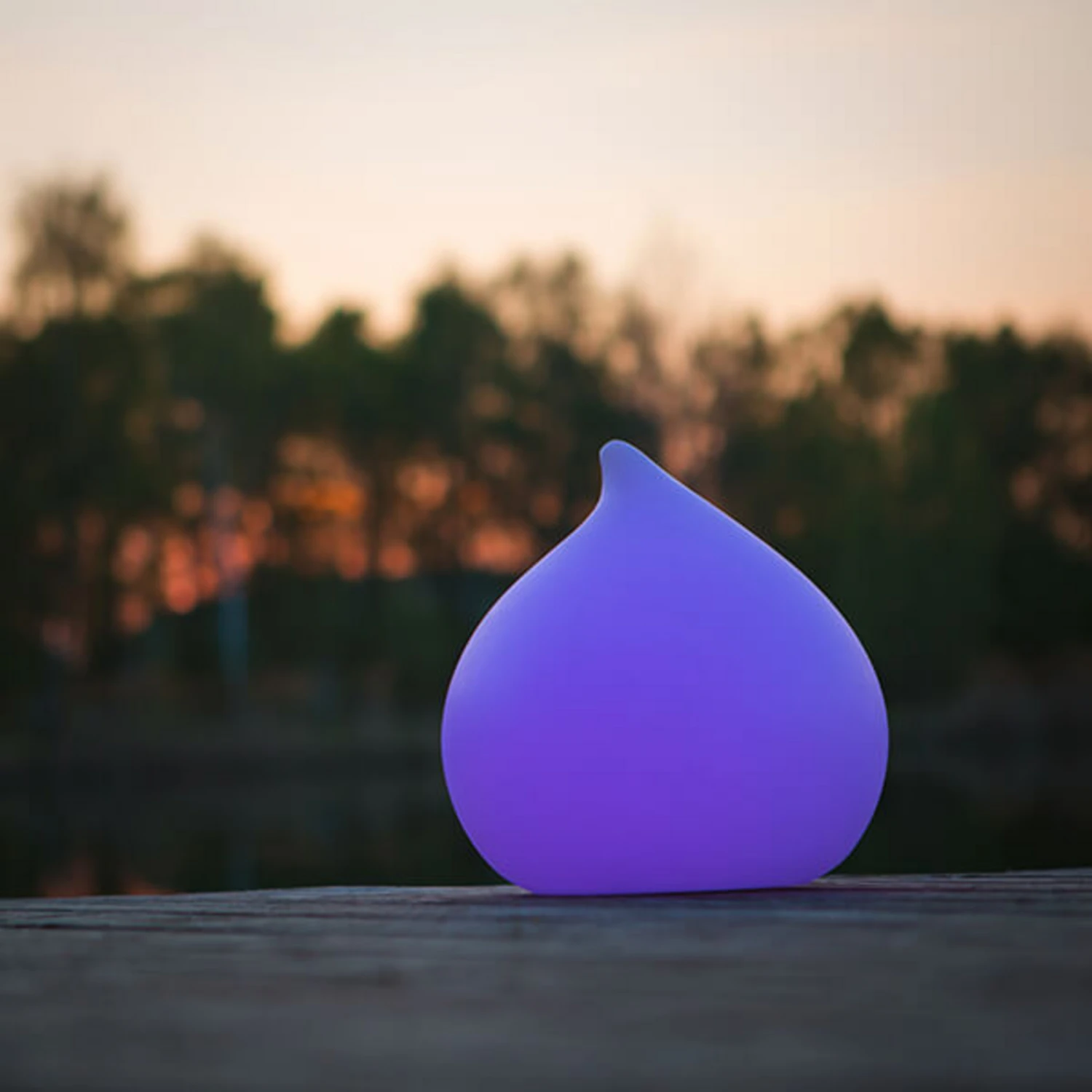 Dew - Eine Steuerbare U. Schwimmfähige LED-Leuchte 4 Dew - Eine Steuerbare U. Schwimmfähige LED-Leuchte – Bild 2