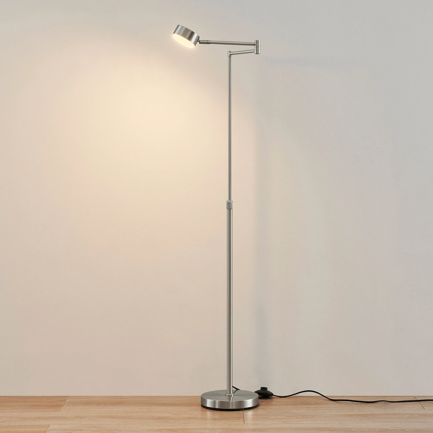 Lindby Kaylou Stehlampe, Verstellbar, Nickel 7 Lindby Kaylou Stehlampe, Verstellbar, Nickel – Bild 5