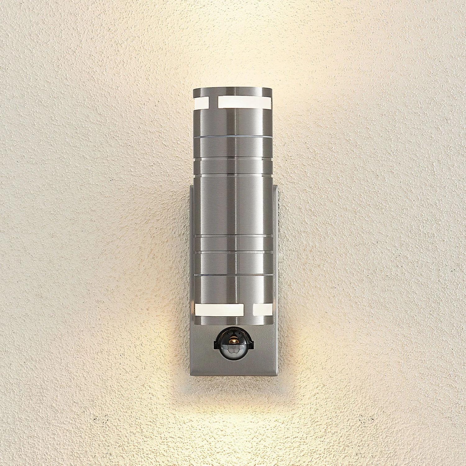 Lindby Catalin Außenwandleuchte, Sensor, 2-flammig 6 Lindby Catalin Außenwandleuchte, Sensor, 2-flammig – Bild 4