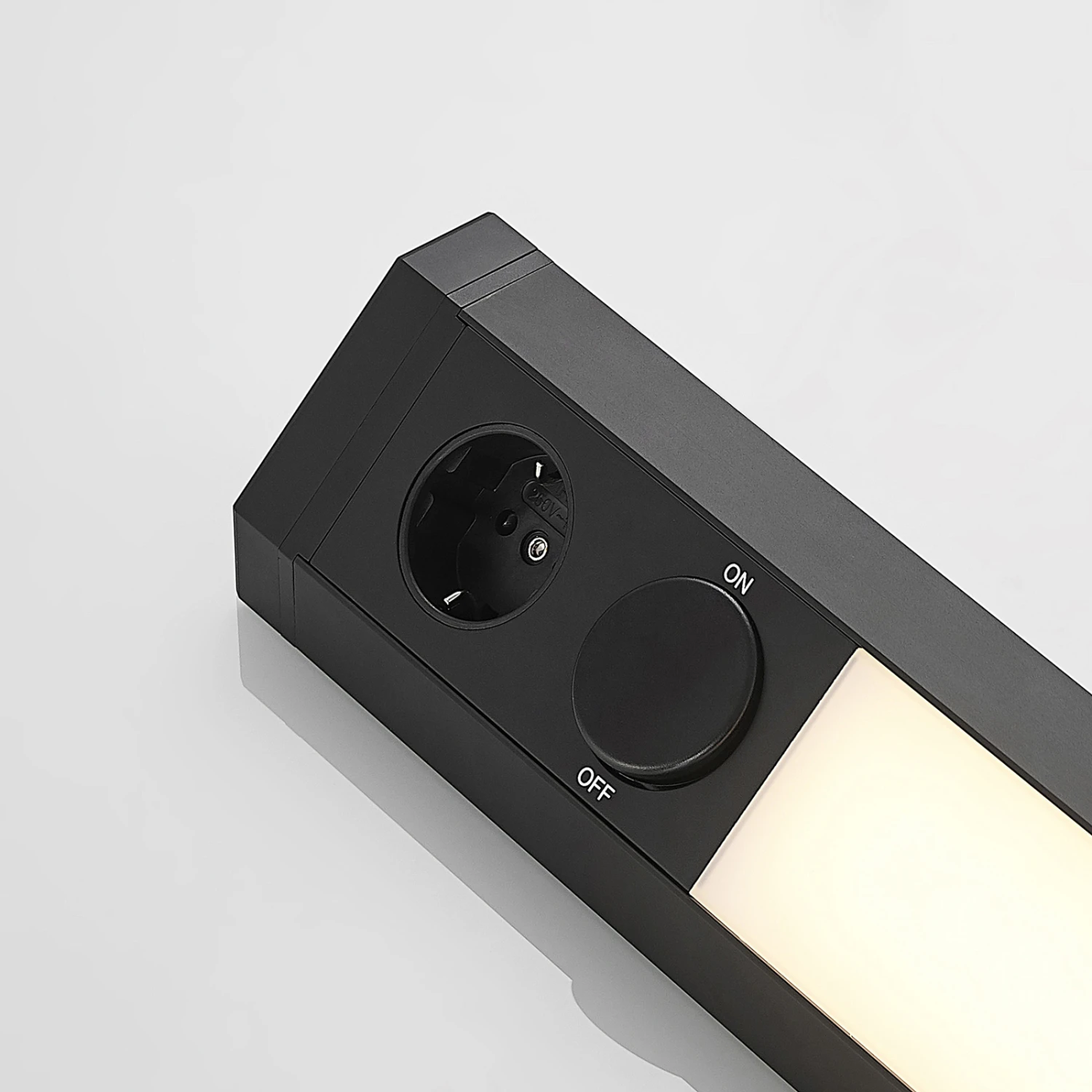 Arcchio Mitari LED-Unterbauleuchte, Schwarz 8 Arcchio Mitari LED-Unterbauleuchte, Schwarz – Bild 6