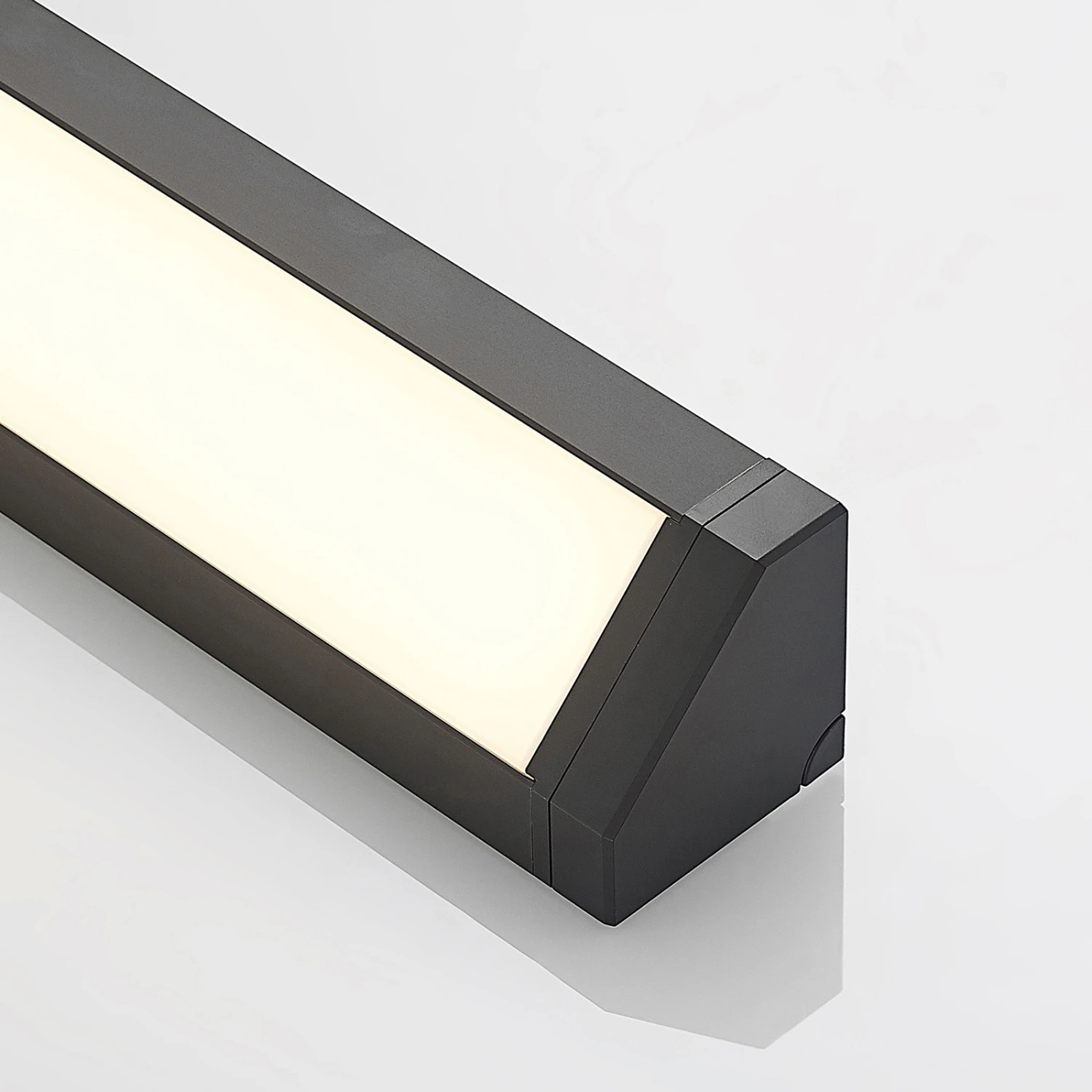 Arcchio Mitari LED-Unterbauleuchte, Schwarz 9 Arcchio Mitari LED-Unterbauleuchte, Schwarz – Bild 7