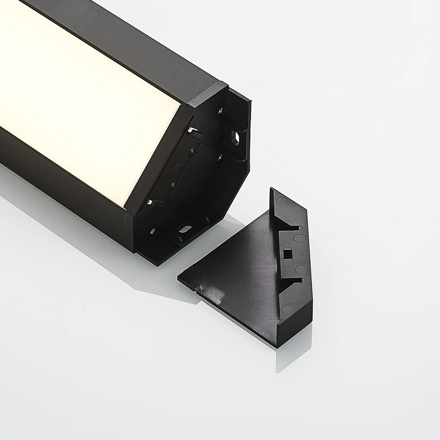 Arcchio Mitari LED-Unterbauleuchte, Schwarz 10 Arcchio Mitari LED-Unterbauleuchte, Schwarz – Bild 8