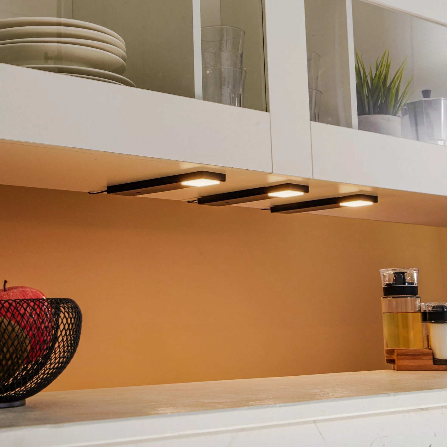 Lindby Amaryll LED-Unterbaulampe, 3er-Set, Schwarz 3 Lindby Amaryll LED-Unterbaulampe, 3er-Set, Schwarz