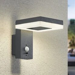 Lindby Laira LED-Solar-Außenwandleuchte, Sensor